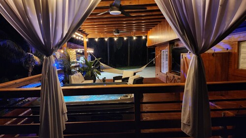 Palm's Luxury Suite with Jacuzzi