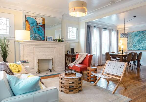 Smart TV, fireplace, books