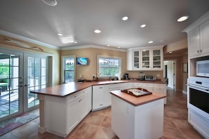 Private kitchen - South Seas Homes of Distinction Seahawk 1125 (Captiva)