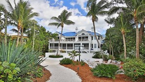 Property grounds - South Seas Homes of Distinction 949 Casa de Sharelle (Captiva)