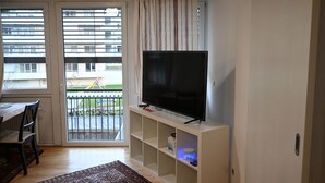 Unclassified image, 5 of 10, button - Hauptplatz Graz Suite by Paymán Club (Graz)
