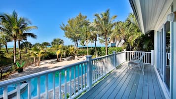 Hus - flere senge - privat pool - havudsigt | Pool | Udendørs pool