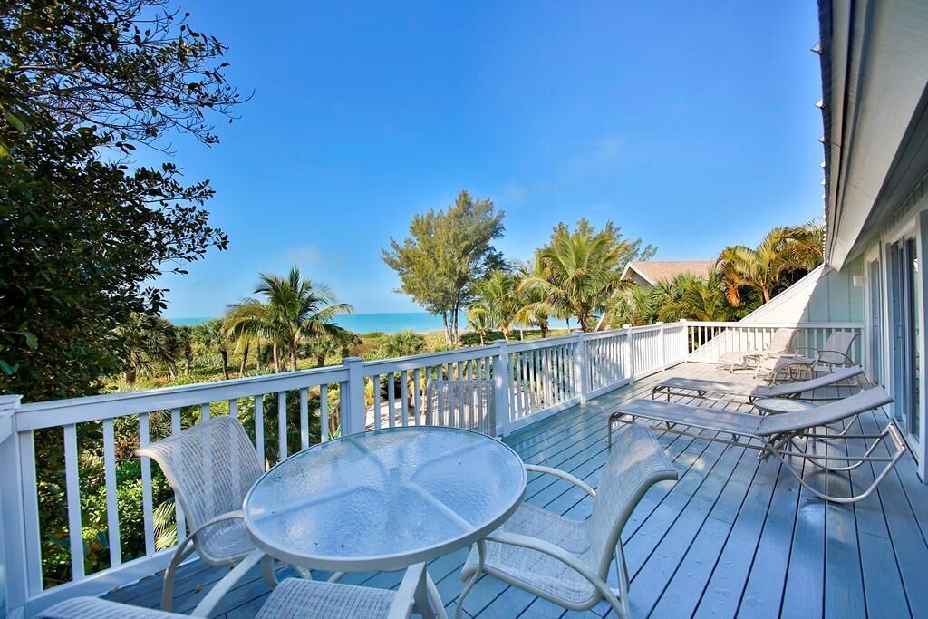 Hus - flere senge - privat pool - havudsigt | Balkon