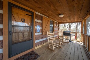 Terrace/patio - Escape to the mountains. cozy nights and family together time await. (Sevierville)