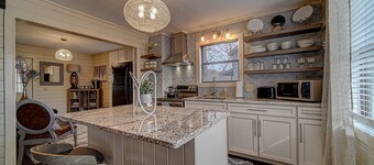 Creekside Cottages Luxury King/The Nook