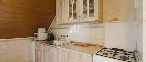 Microwave, dishwasher, highchair