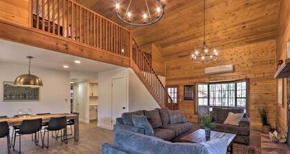 Deck, Games & Fire Pit: Modern Pine Cabin!