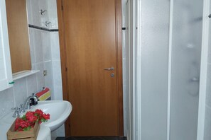 Shower, bidet