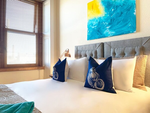 3 bedrooms, iron/ironing board, bed sheets