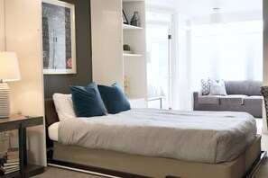 2 bedrooms, iron/ironing board, travel cot, WiFi