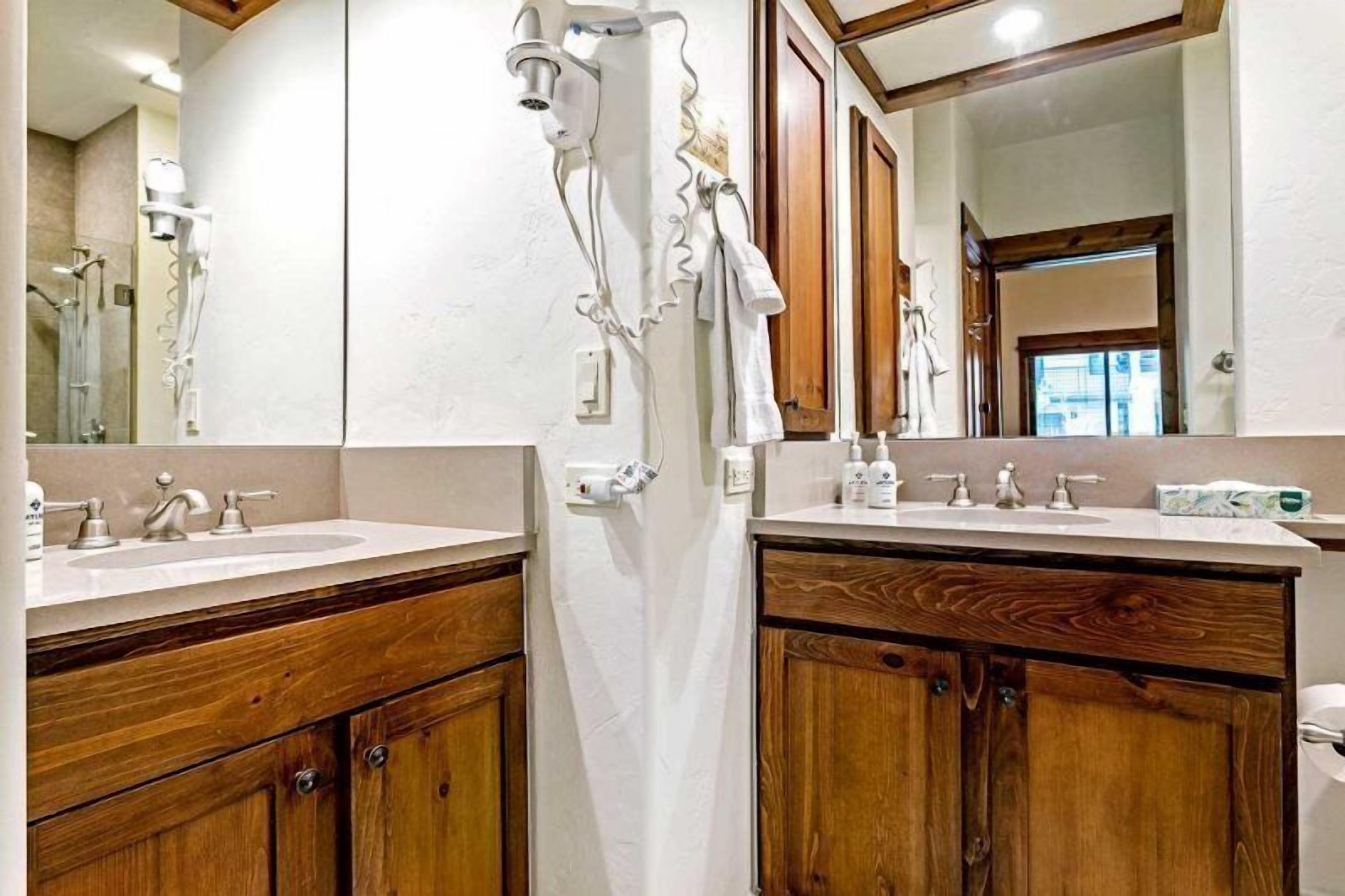 2 Bedroom Mountain Vacation Rental in the Heart of Vail Village