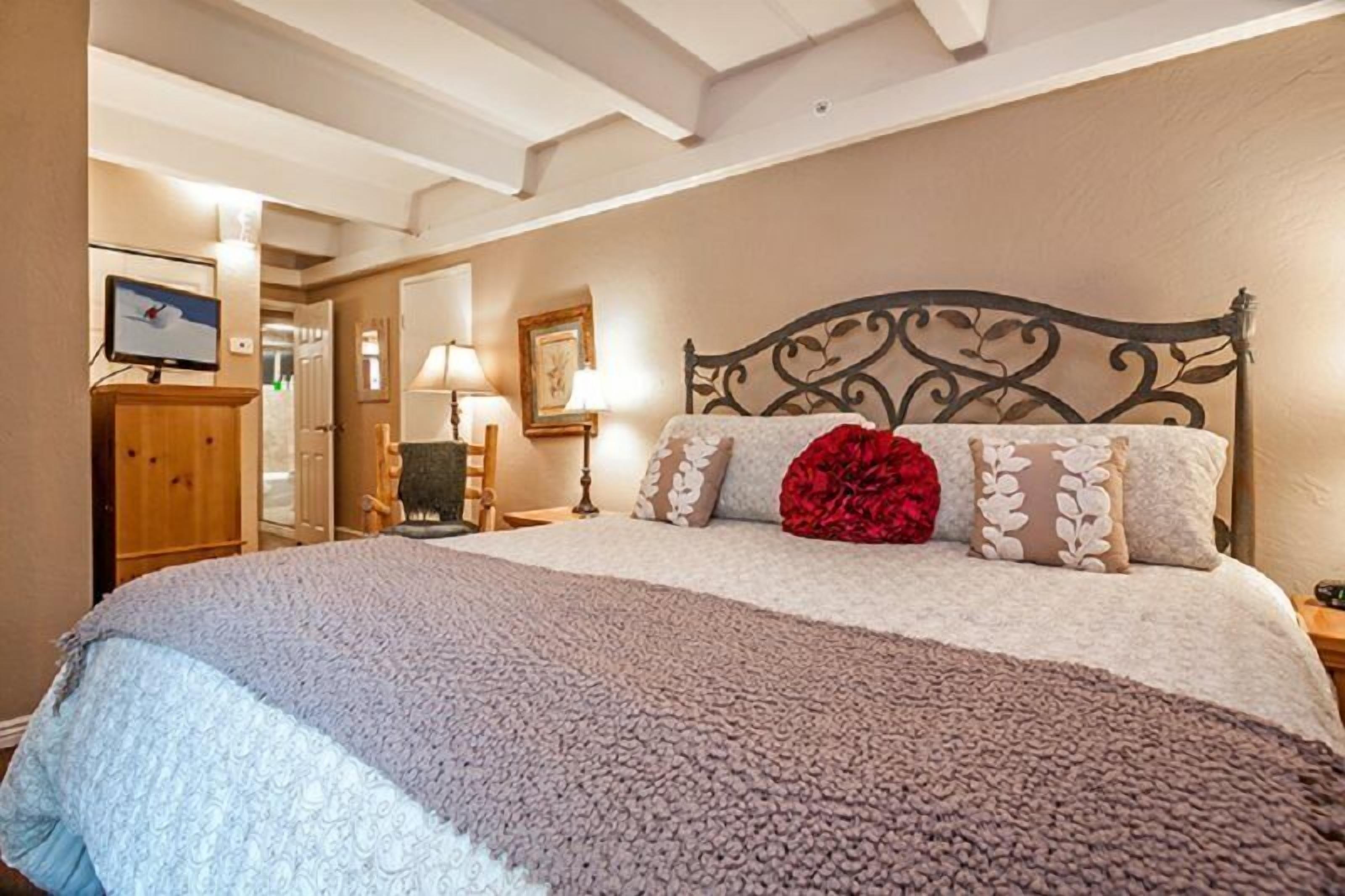 1 Bedroom Mountain Vacation Rental in the Heart of Vail Village