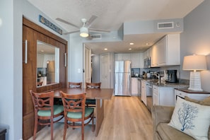 Interior - HS-1127 Ocean View Condo in Myrtle Beach - 1 Bedroom, Sleeps 6 (Myrtle Beach)