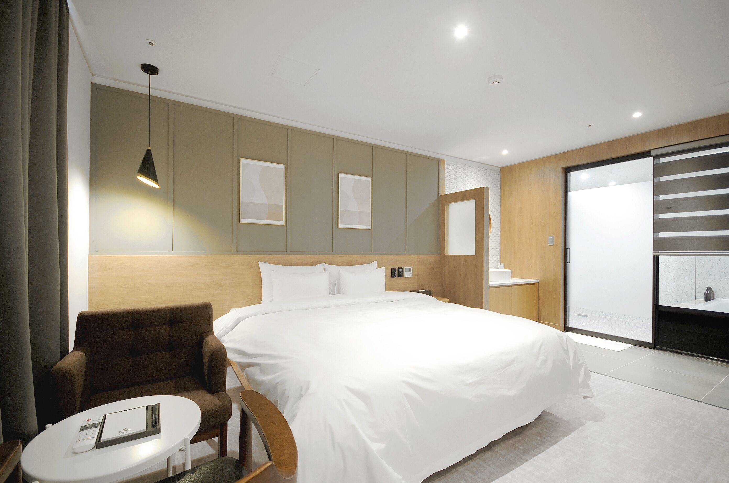 premium deluxe | individually furnished, laptop workspace, free wifi, bed sheets