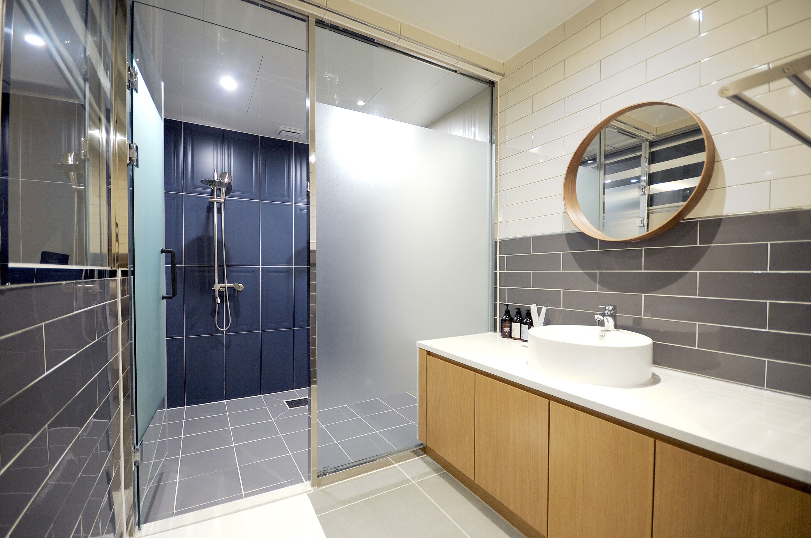 suite poolvilla | bathroom | free toiletries, hair dryer, bathrobes, towels