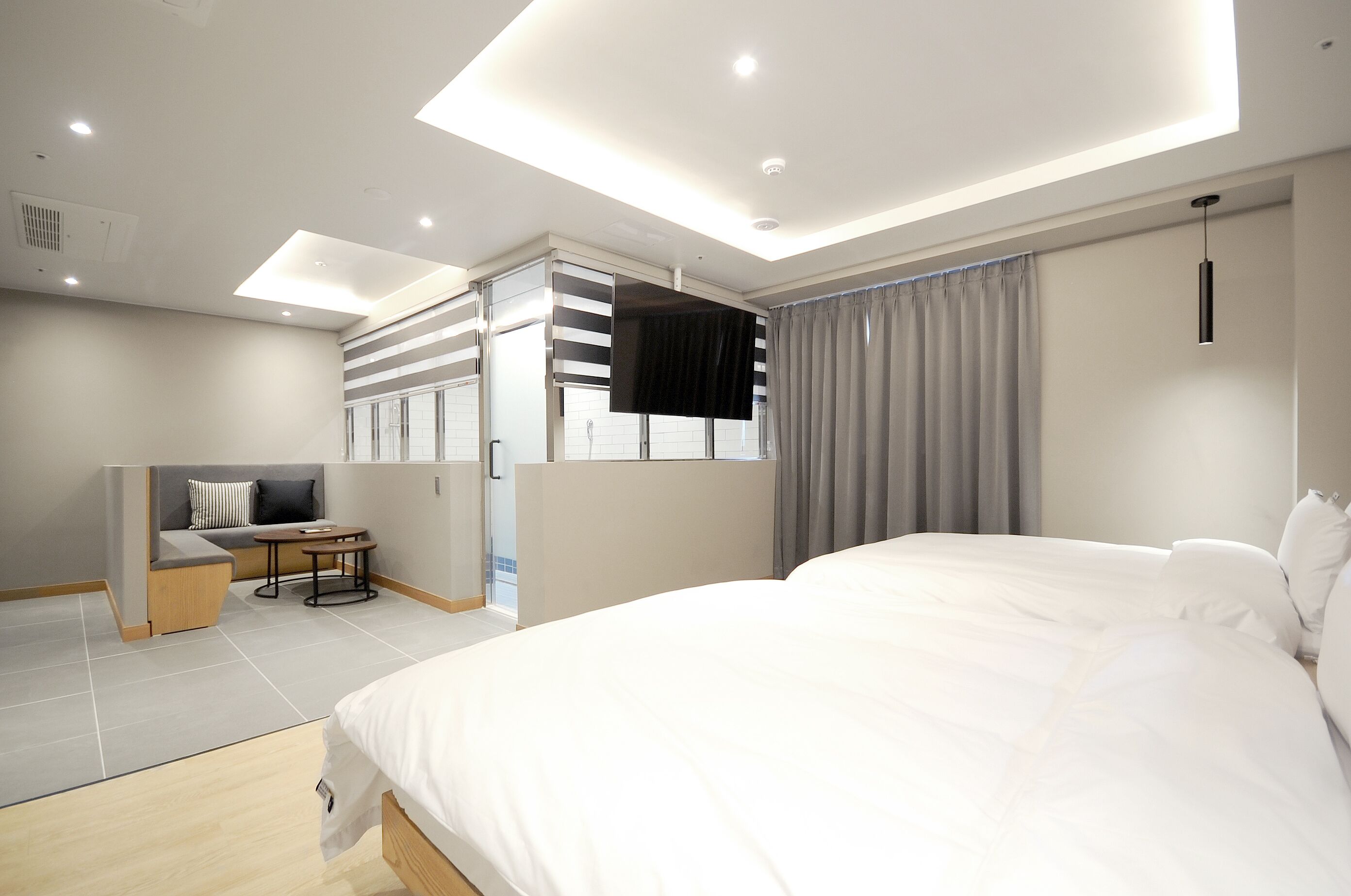 suite poolvilla | individually furnished, laptop workspace, free wifi, bed sheets