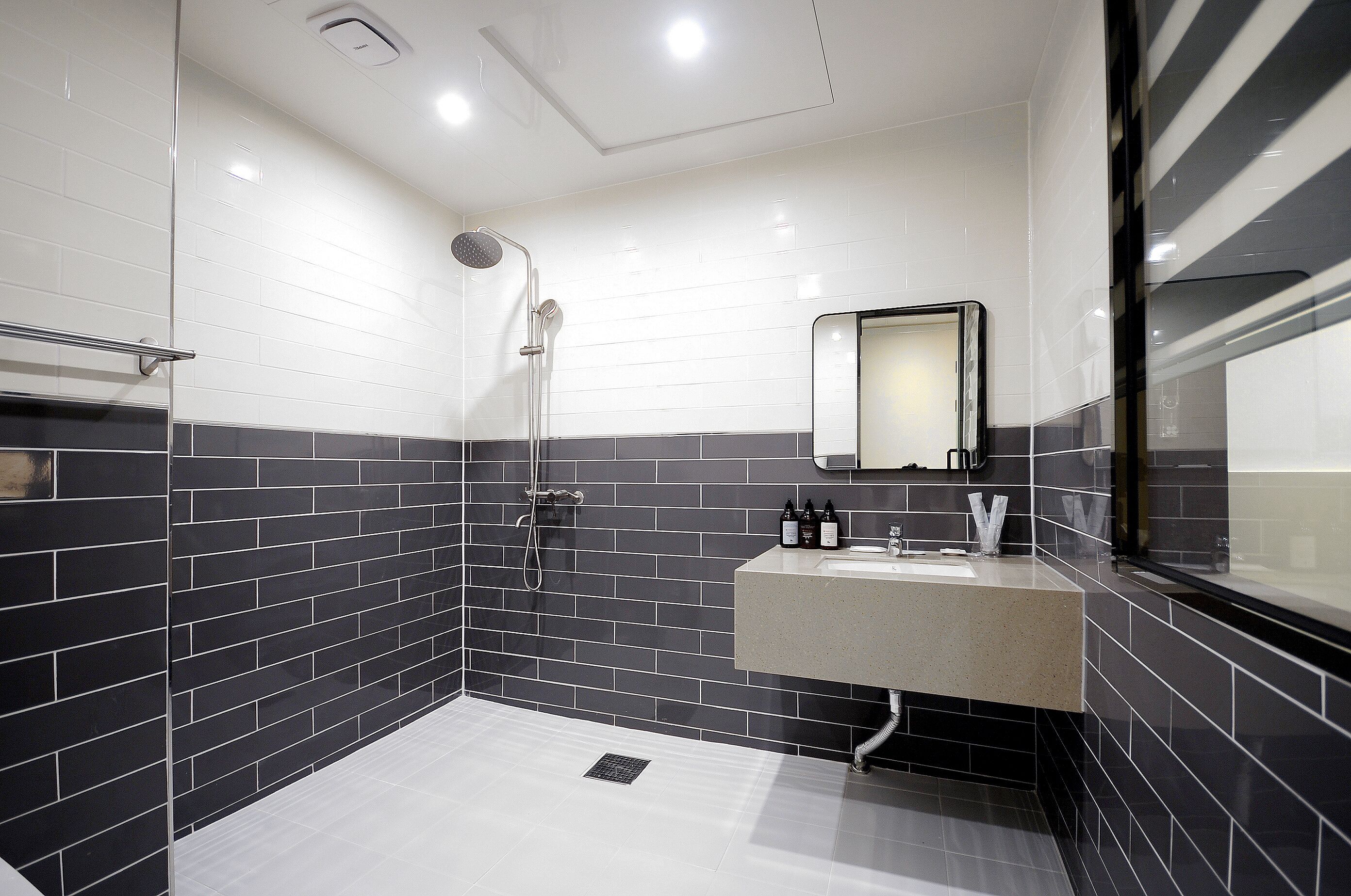 superior deluxe | bathroom | free toiletries, hair dryer, bathrobes, towels