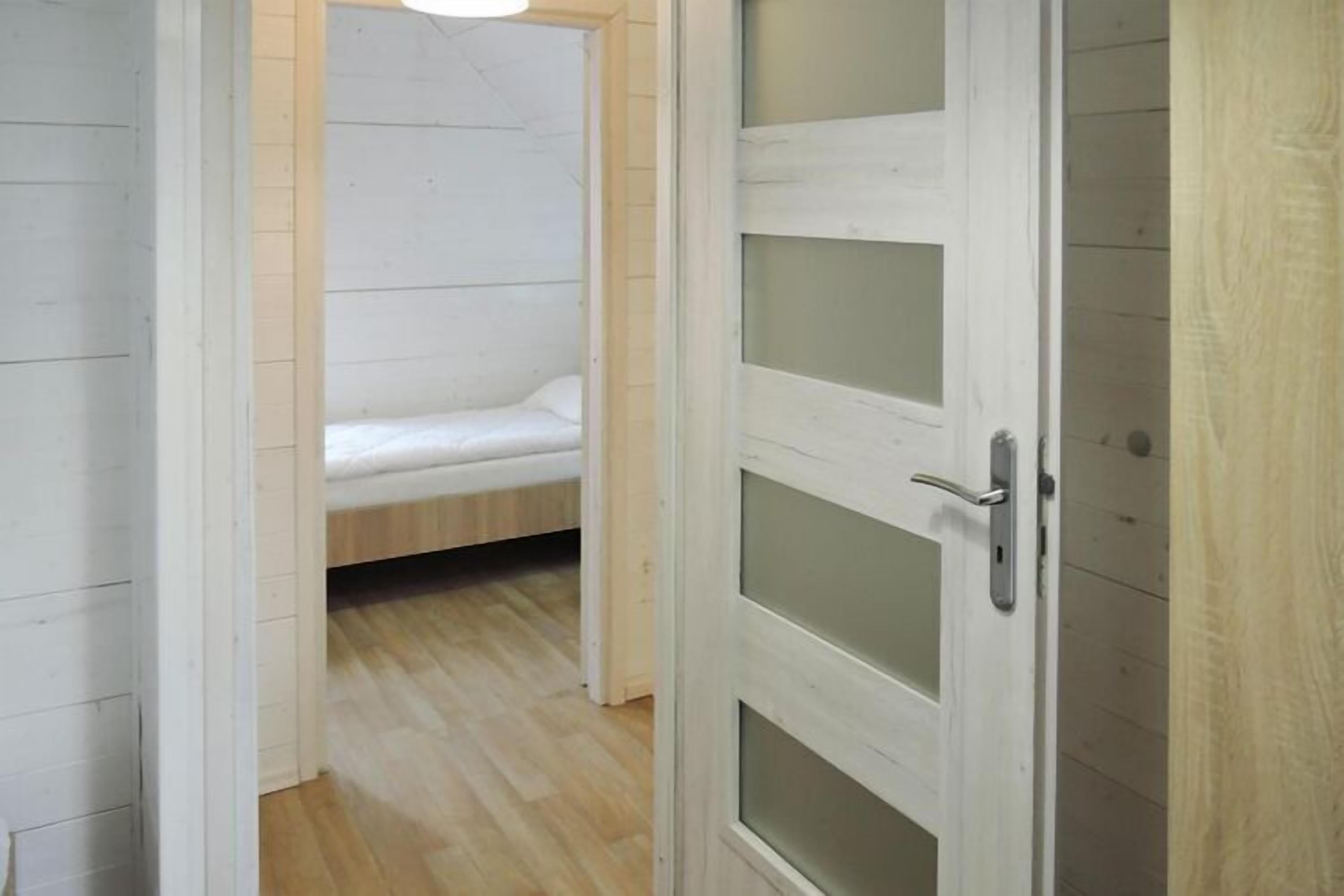 2 habitaciones y cuna de viaje 