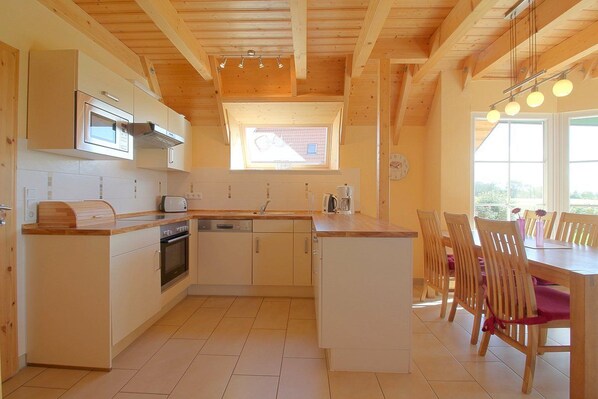 Køleskab, mikrobølgeovn, ovn, opvaskemaskine