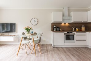 Unclassified image, 2 of 16, button