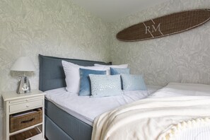 2 Schlafzimmer, Zimmersafe, Bügeleisen/Bügelbrett, WLAN