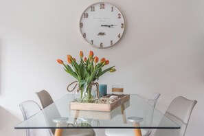 Unclassified image, 5 of 16, button