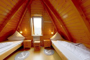 2 bedrooms, travel cot, WiFi