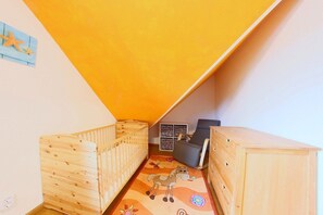 3 bedrooms, in-room safe, travel crib, WiFi