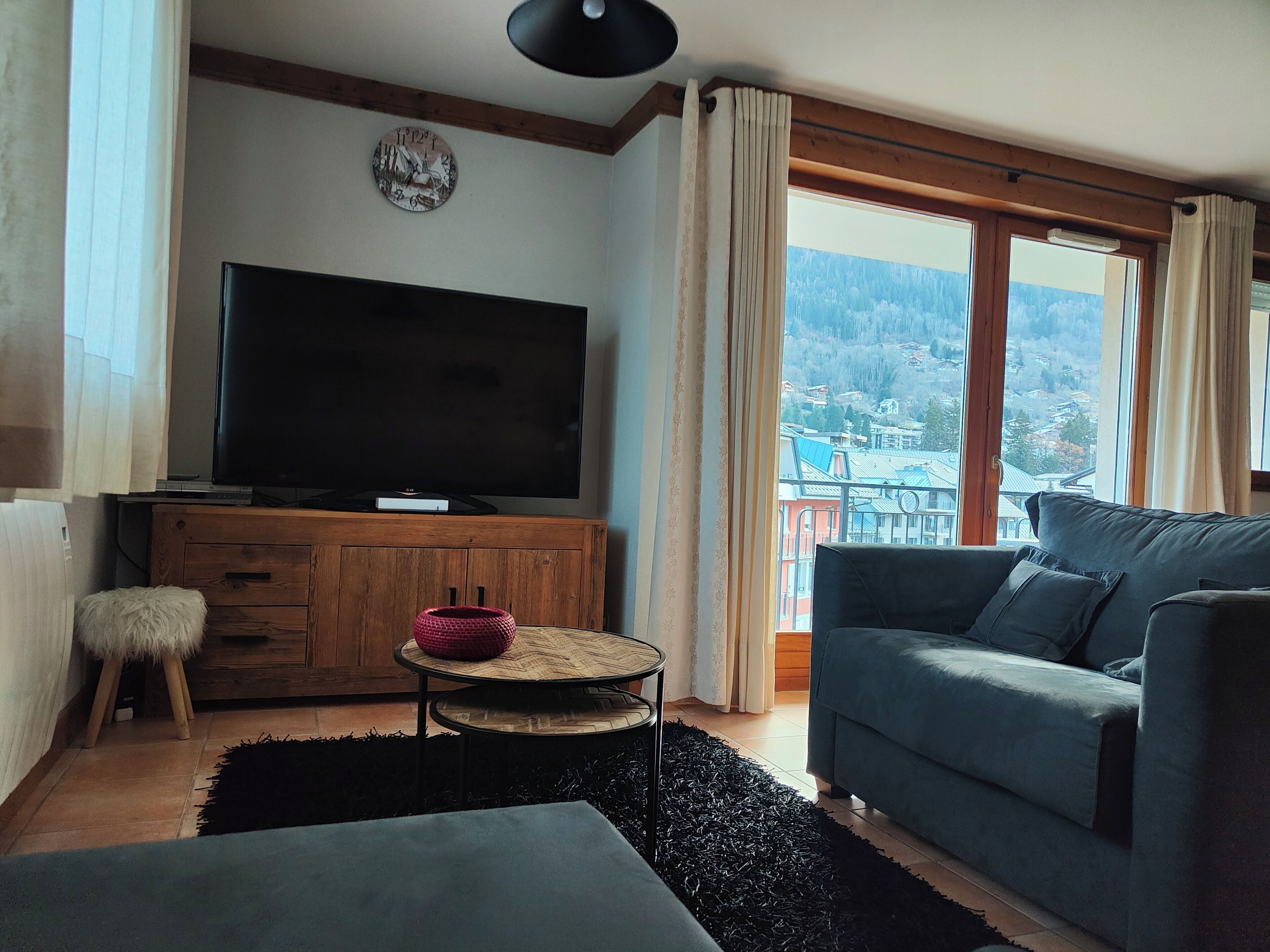 TV connectée, lecteur de DVD, vidéothèque, chaîne hi-fi
