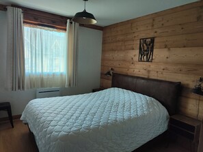 2 soveværelser, strygejern/strygebræt, weekendseng, gratis Wi-Fi