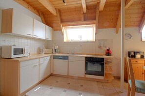 Kühlschrank, Mikrowelle, Ofen, Geschirrspüler