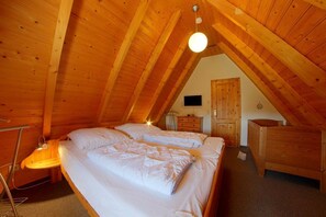 2 Schlafzimmer, Zimmersafe, Reisekinderbett, WLAN
