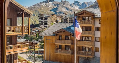 6-bedroom chalet, 6 bathrooms, Jacuzzi in Tignes