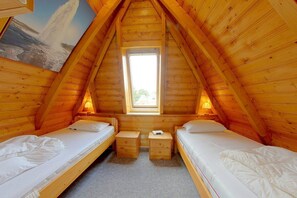 2 bedrooms, travel crib, WiFi