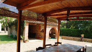 Outdoor dining - Two-room apartment in the middle of Tuscany (Ambra)