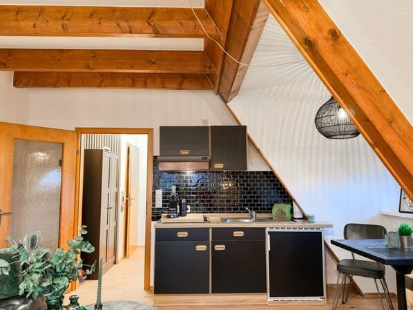 Kühlschrank, Mikrowelle, Toaster