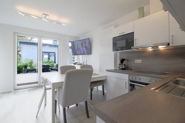 Køleskab, mikrobølgeovn, ovn, opvaskemaskine