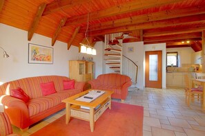 Televisión y chimenea 