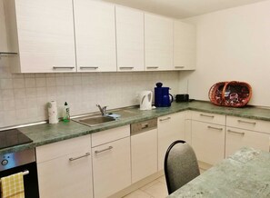 Frigorifero, microonde, forno, lavastoviglie