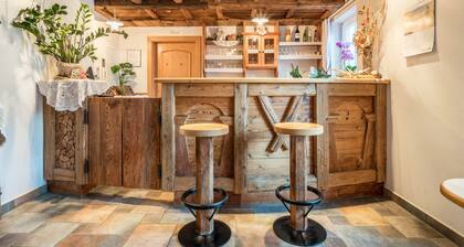 Ferienwohnung "Treyer 7 Typ A" mit Bergblick, WLAN, Balkon & Garten