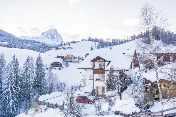 Exterior - Holiday Apartment B in House Belodei with Mountain View & Wi-Fi; Parking Available (San Martino in Badia)