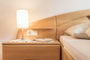 1 室のベッドルーム、WiFi (無料)、ベッドシーツ