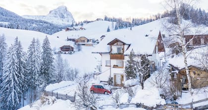 Holiday Apartment A in House Belodei with Mountain View & Wi-Fi; Parking Available