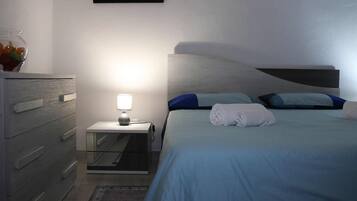 1 Schlafzimmer, BĂŒgeleisen/BĂŒgelbrett, kostenloses WLAN, BettwĂ€sche