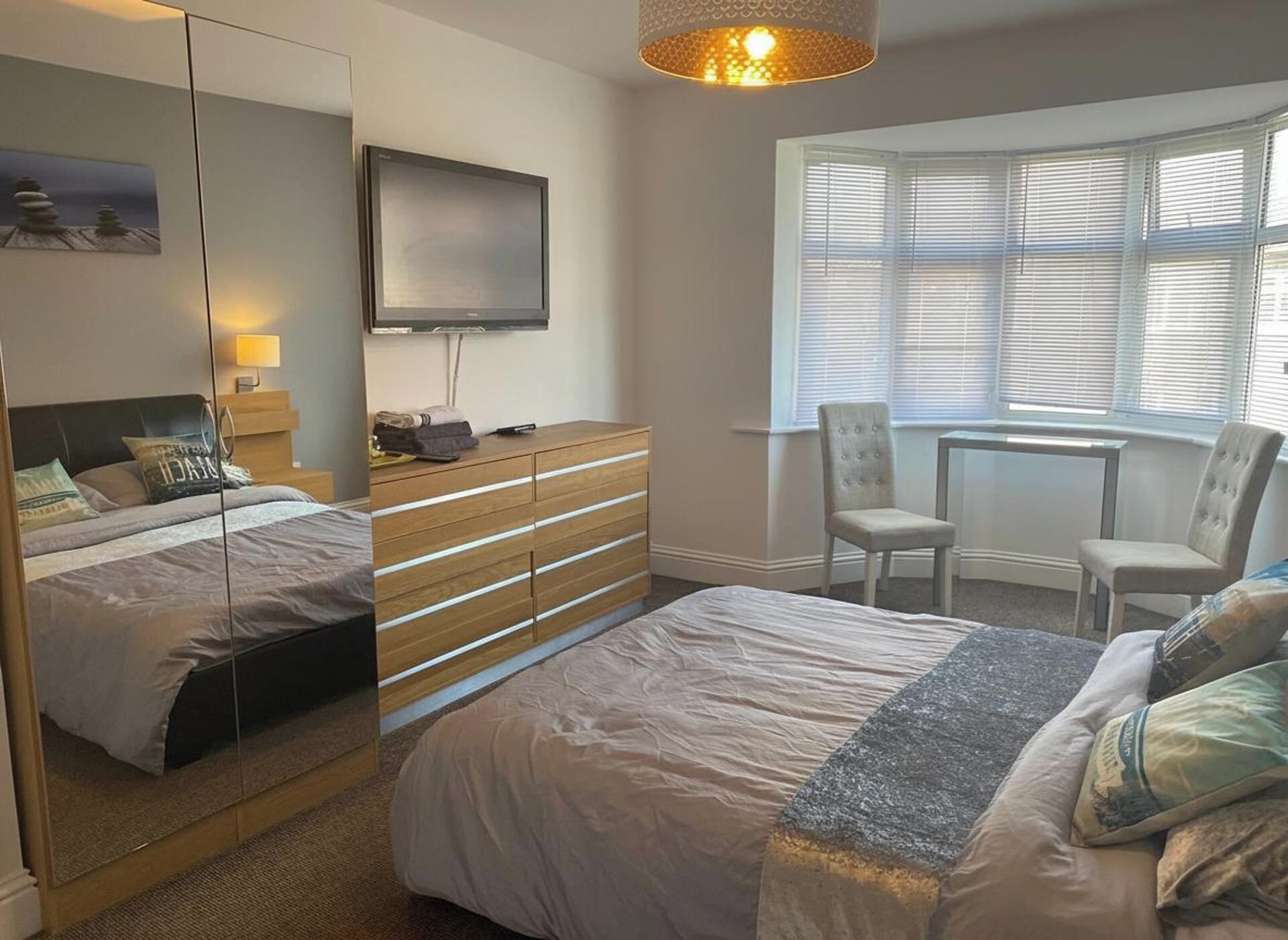 6 bedrooms, iron/ironing board, free WiFi, bed sheets