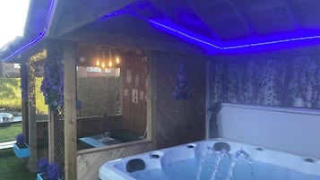 Bathtub spa outdoor