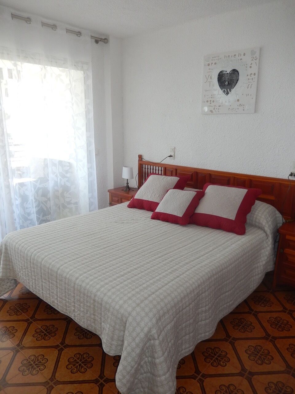 2 bedrooms, bed sheets