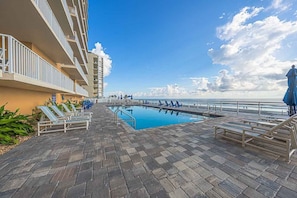 A heated pool - 902 Sanibel - Oceanfront Panoramic Views (Daytona Beach Shores)