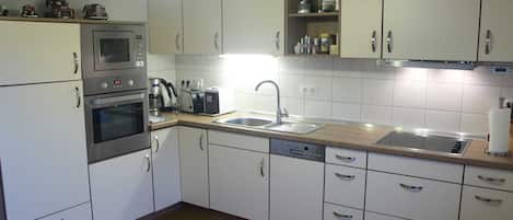 Frigorifero, microonde, forno, lavastoviglie