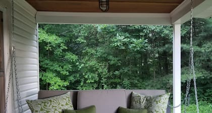 Restored 1800s Farmhouse in Beautiful Hocking Hills